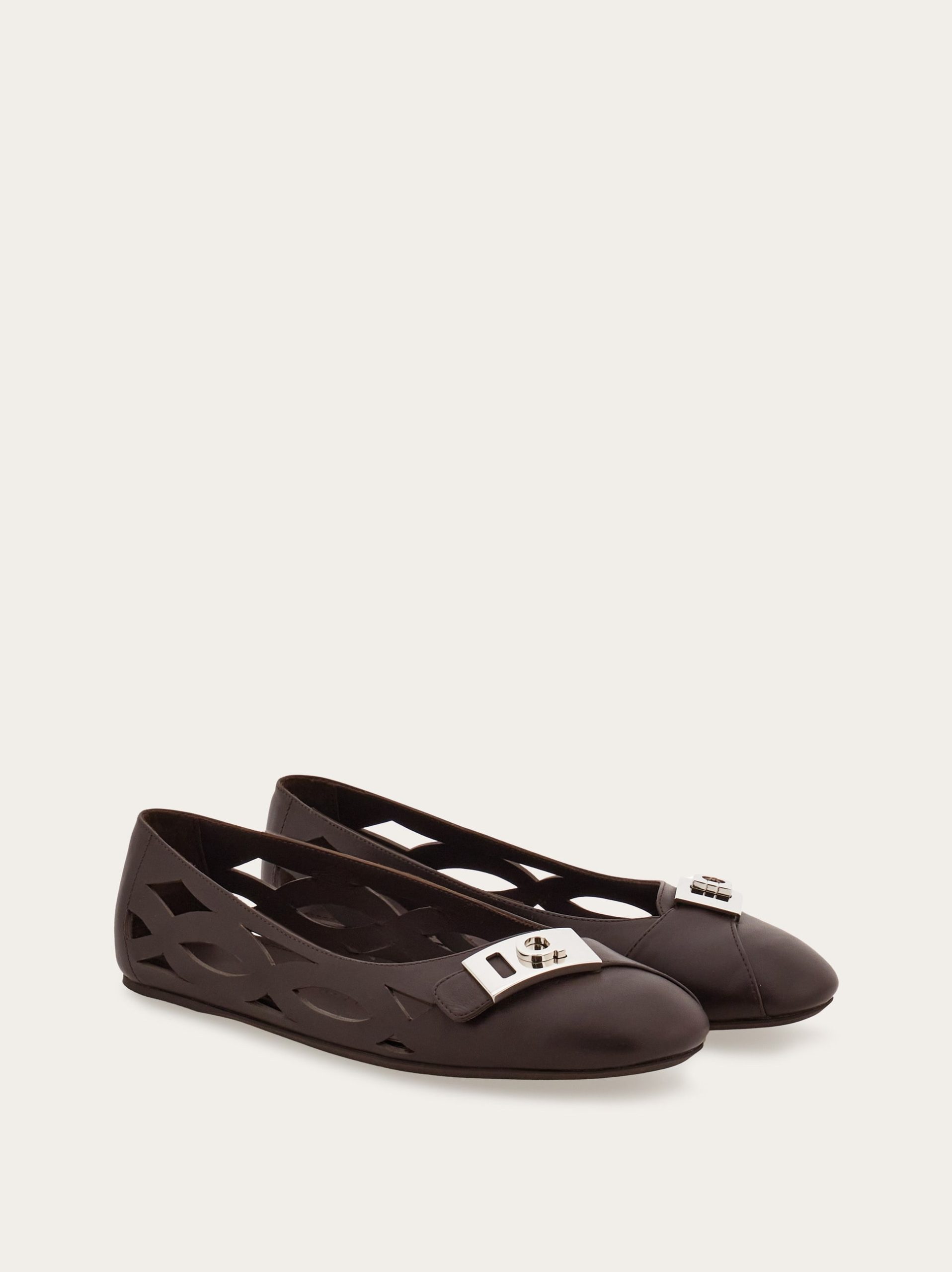 Ferragamo Hug buckle ballet flat - Image 5